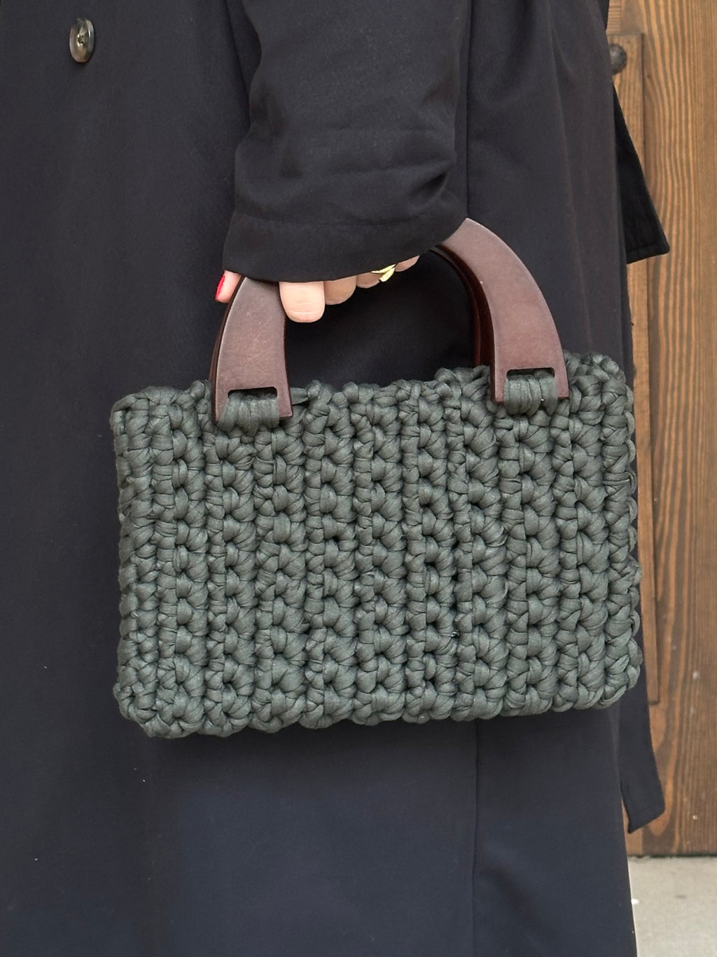 Bolso verde bosque con asa marrón