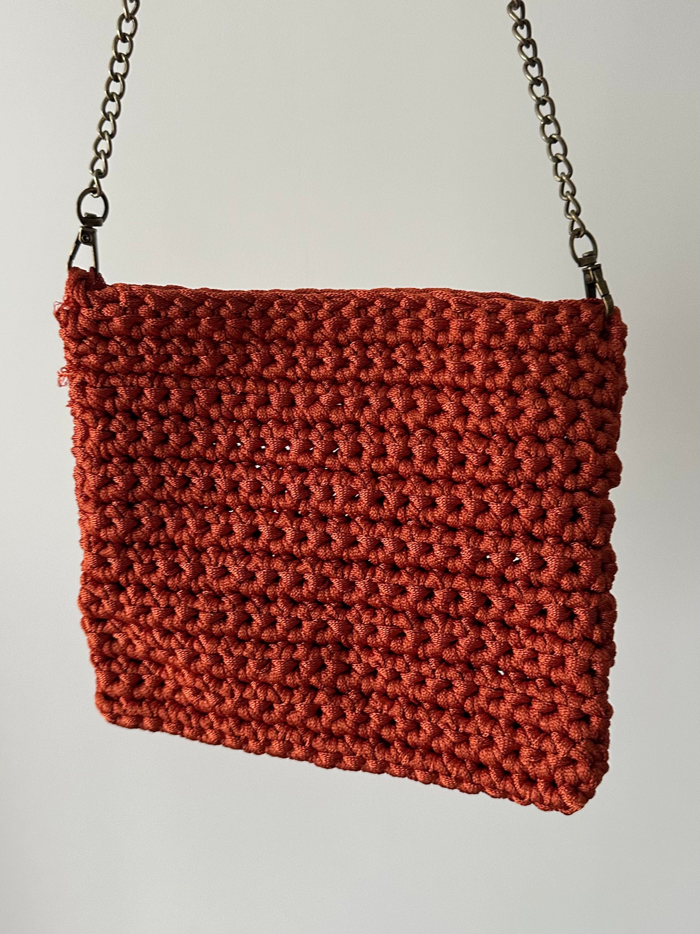Boldo caldera con cadena dorada